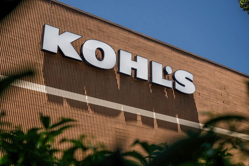  Kohl’s CEO Tom Kingsbury to step down and be replaced by Michaels CEO Ashley Buchanan