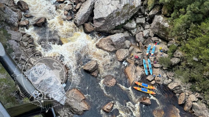  Kayaker’s leg amputated in 20-hour ordeal trapped between rocks on Australia river