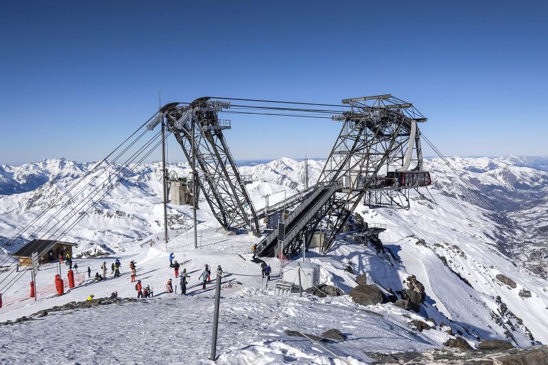  Eight injured after cable car crashes at Europe’s highest ski resort