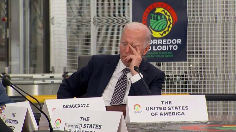  Biden appears to rest his eyes at African summit in Angola