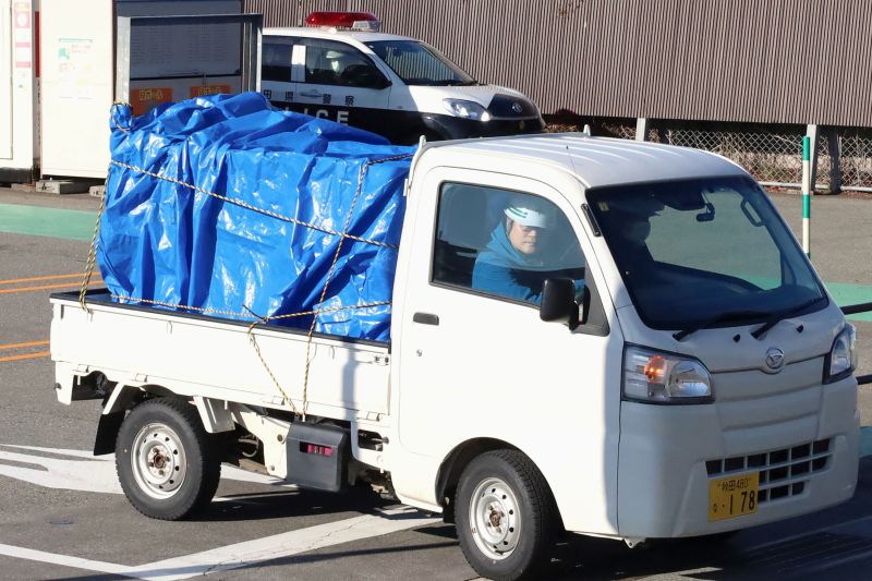  Bear attacks worker, ransacks meat section in Japan supermarket rampage