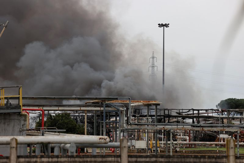  At least two killed and four missing in explosion at Italian gas refinery