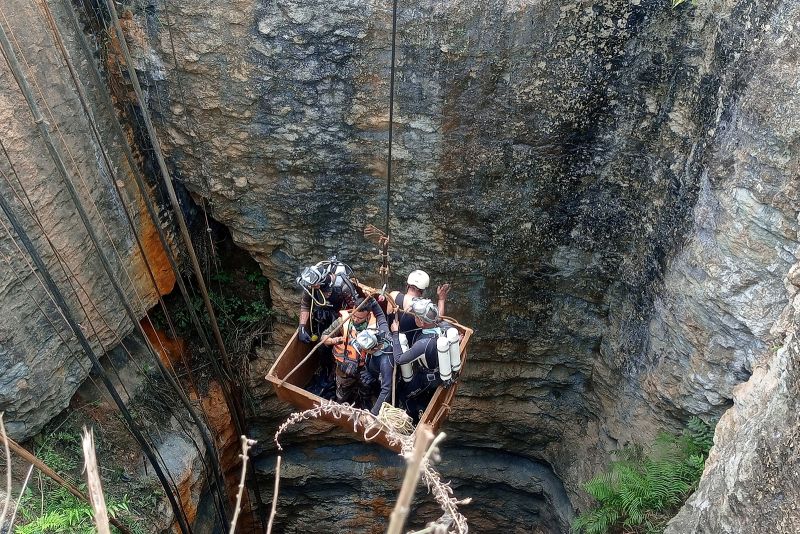  Three feared dead as India deploys divers, helicopters to rescue trapped miners