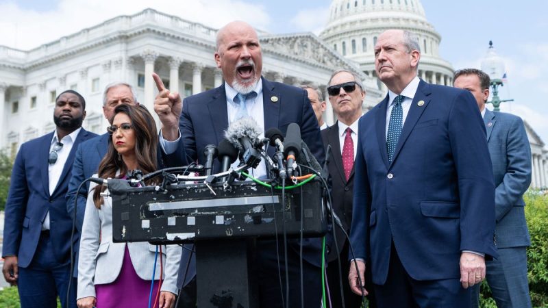  House Freedom Caucus draws battle lines on reconciliation fight after presenting plan to Trump