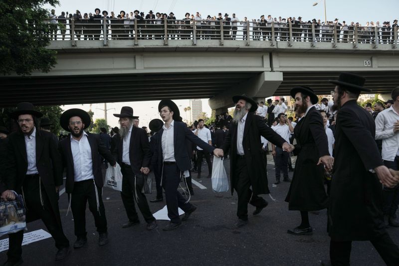  Israeli military enlists first group of ultra-Orthodox recruits into brigade