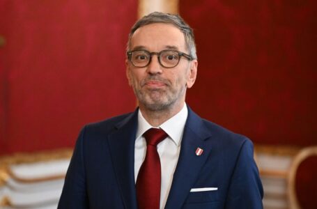 Austrian president tasks far-right leader Kickl with forming government