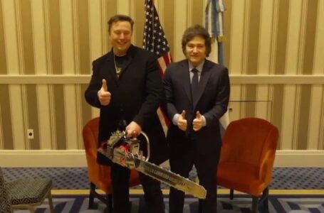 Chainsaw-wielding Elon Musk makes ‘Dark MAGA’ appearance with Javier Milei at CPAC