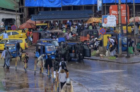 Rebels in DR Congo advance on second major city as residents report looting