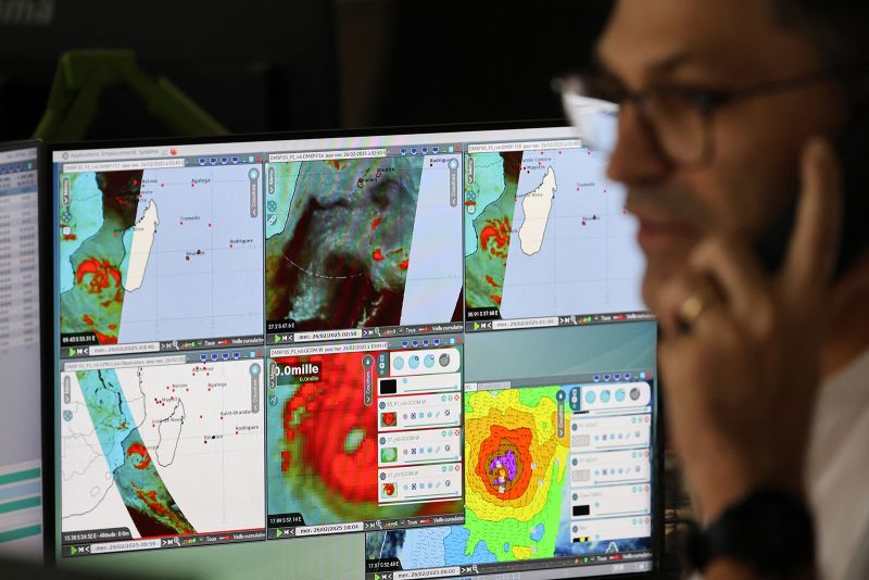  French island of Réunion on highest alert as tropical cyclone threatens direct hit