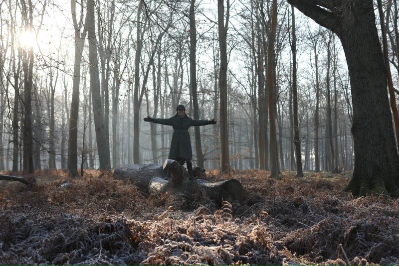  Catherine, Princess of Wales smiles in new woodland photo in honor of World Cancer Day