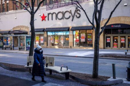 Macy’s turnaround hinges on revamping some stores and closing others. It appears to be working.