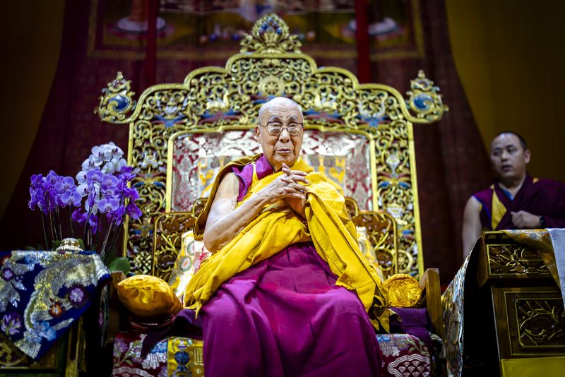  Dalai Lama says his successor will be born outside China