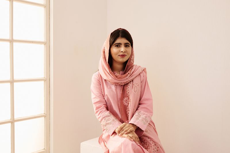  Malala Yousafzai returns to Pakistan hometown for first time since she was shot