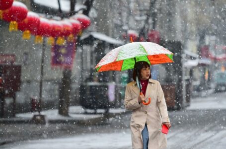 A weekend of fire and ice: China’s east hit by snow blizzards and record heat