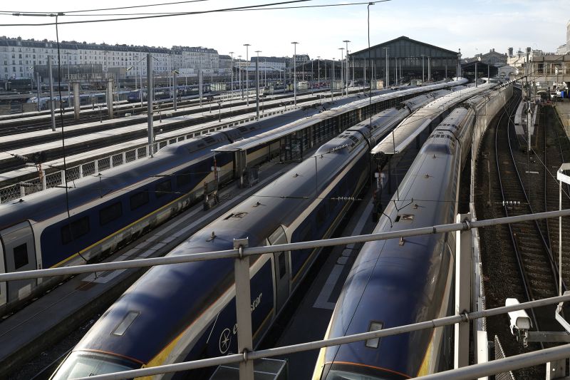  Unexploded WWII bomb outside Paris station halts Eurostar travel to London and trains to northern France