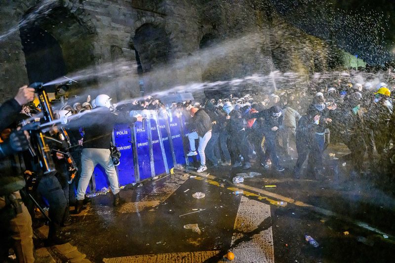  Violent clashes as Turkey protests continue over detention of Erdogan’s main political rival